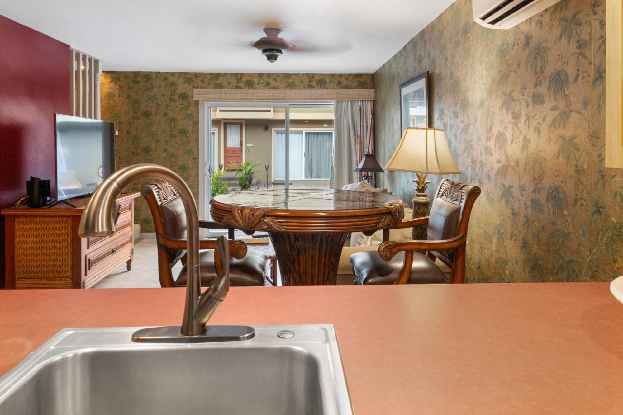 Lotus Suite, 1 Bedroom, Sleeps 4, Pool & Bbq, Pre-Renovation Summer Sale Kīhei Exterior foto