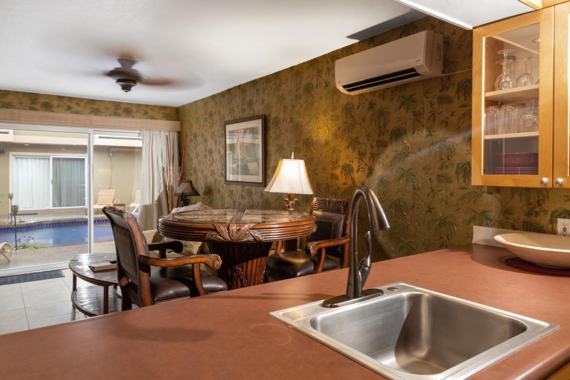 Lotus Suite, 1 Bedroom, Sleeps 4, Pool & Bbq, Pre-Renovation Summer Sale Kīhei Exterior foto
